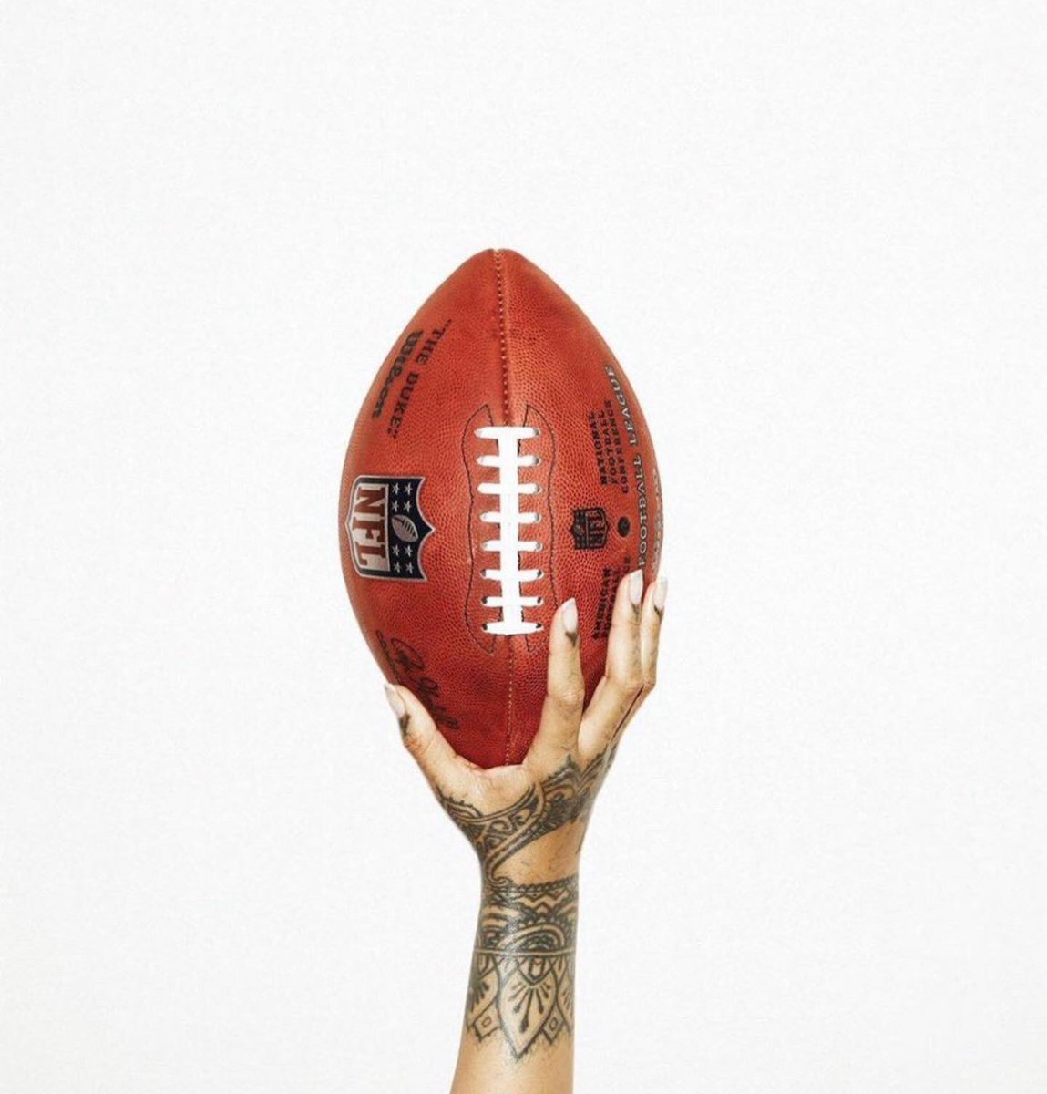 Lipsloaded's tweet photo. Rihanna π
#rihanna #music #wakandaforever #soundtrack #rocnation #superbowl #superbowl2023 #savagexfenty #sport #clothingbrand #lipsloaded #lipsloaded2022 #lipsloadedamf https://t.co/9iFzVzxS7r