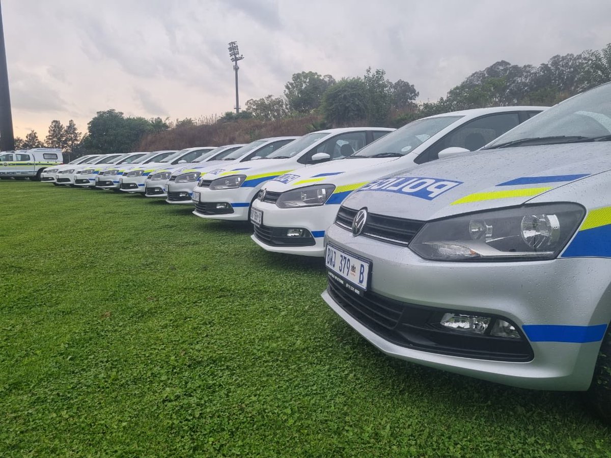 Lesufi's tweet photo. This week, as ⁦@GautengProvince⁩ we started the process of donating 50 vehicles, drones and 4 mobile police stations to the SAPS as part of our total onslaught against crime, corruption, lawlessness and vandalism. We are ready to tackle criminals head on. https://t.co/XCUfWBATn8