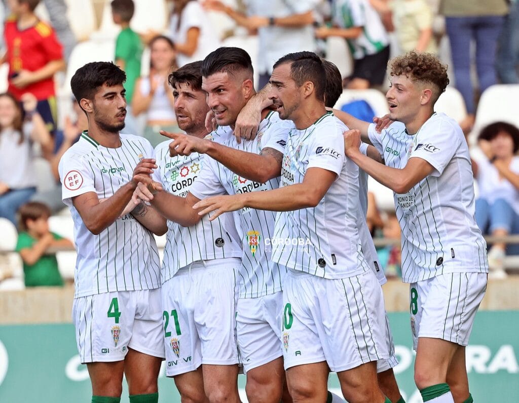 canblanquiverde's tweet photo. Buenos días, cordobesistas. Llegó el día. Hoy juega el #CórdobaCF. Doble duelo blanquiverde a las 12h:
⚽ #CeutaCórdoba
🏆 J11 #PrimeraFederación
📺 https://t.co/z10d5xC7OG
⚽ #RayoCCF
🏆 J8 #PrimeraFederaciónfutfem
📺 Sin TV
#futfem #futmasc https://t.co/cBXSSBmJow
