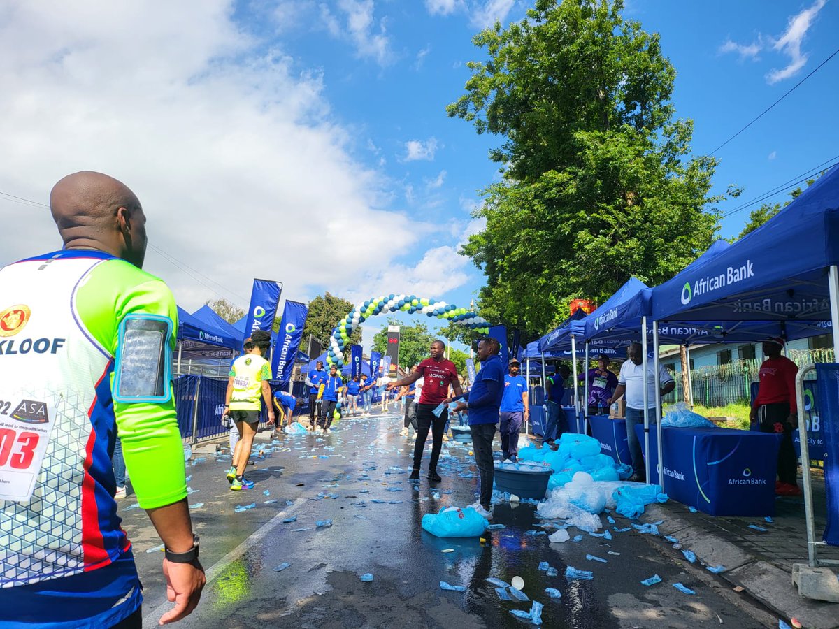 AfricanBank's tweet photo. Here are our pics from the #SowetoMarathon. 🏃Were you there? Drop your photos in the comments!
#LaceUp #RiseAbove #AudaciousRunners https://t.co/HOcg1ZnsAK