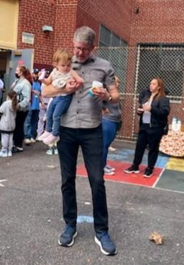 CSD9Bronx's tweet photo. Thank you PS 109! For hosting a wonderful Fall Festival on a beautiful Saturday  for the community! @NYCSchools https://t.co/KviYXd0gb5