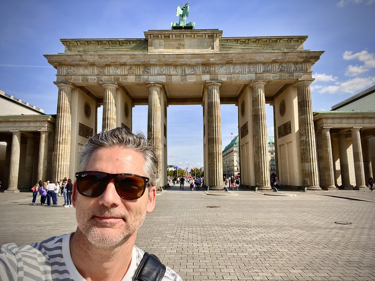Berlin, I fell in love with this magnificent city when filming Hanna in 2010. Have spent the last couple months shooting another movie, this time with Jordan Scott. Thanks to the wonderful German crew. Currywurst detox begins now. 🍺 #Berlinnobody
