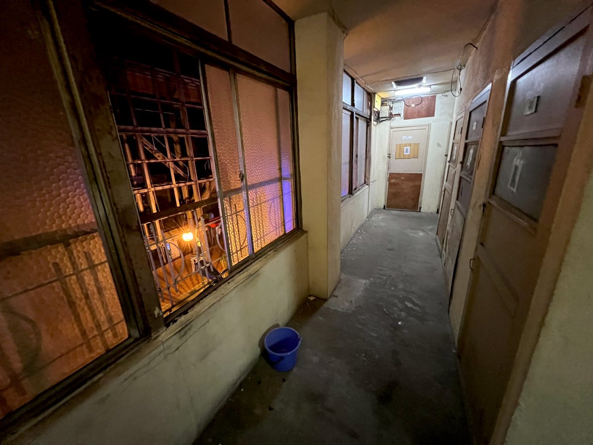 閲覧注意 神戸の新開地にある一泊1 100円のホテルに泊ったがいろいろな意味で無理 ここに泊まるくらいなら野宿する 西成のほうがマシ Togetter