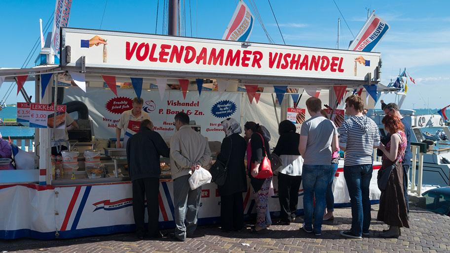 TonnieWaal's tweet photo. Wel klaar met die pizza's vandaag maar is visje slachten 😁😁 #matchdayyy #volFey #Feyenoord @Feyenoord 💪💪🔴⚪️ https://t.co/oWyov7nO5A