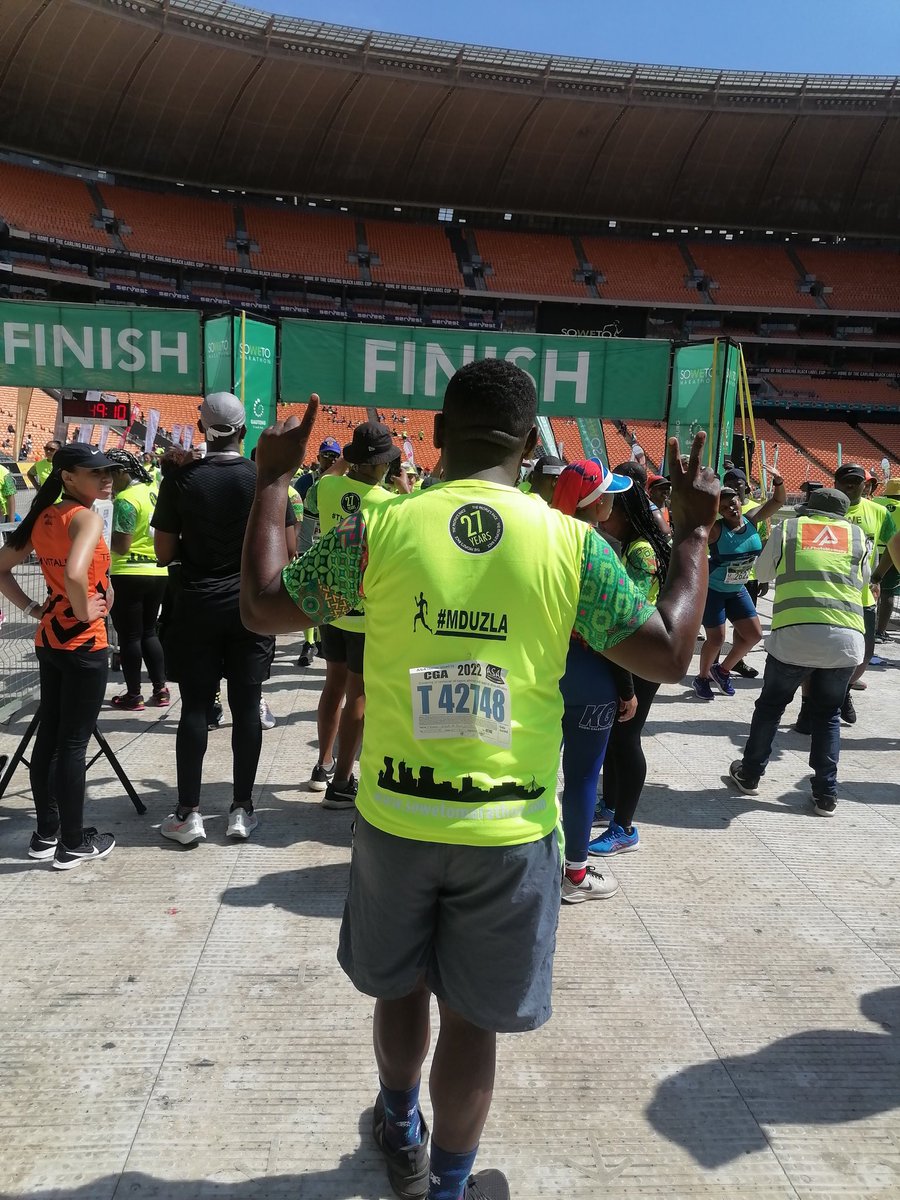 Mduzlaaa's tweet photo. #SowetoMarathon the last hill from the freeway😩😩😩😩...but siwelile...21km☑️ https://t.co/fEU4BYo0YW