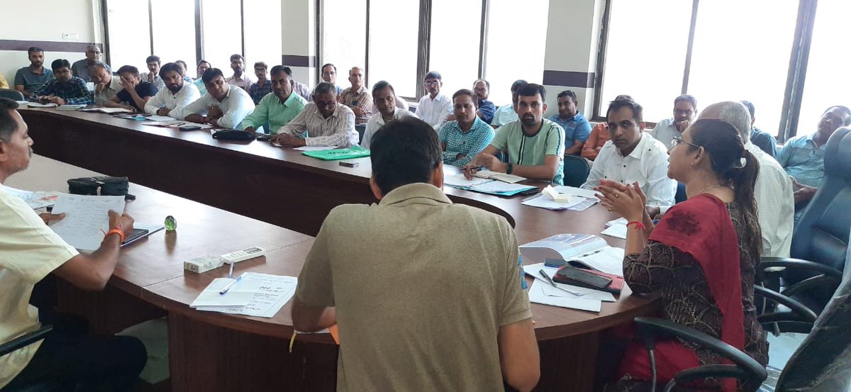 Election preparations meeting with Zonal and assistance zonal, to guide them for recent ECI guidelines of Absentees voters ,web casting ,  #Election_2022 #108_khambhat <a href="/AnandElection/">DEO Anand</a> <a href="/CEOGujarat/">Chief Electoral Officer, Gujarat</a> <a href="/SpokespersonECI/">Spokesperson ECI</a>