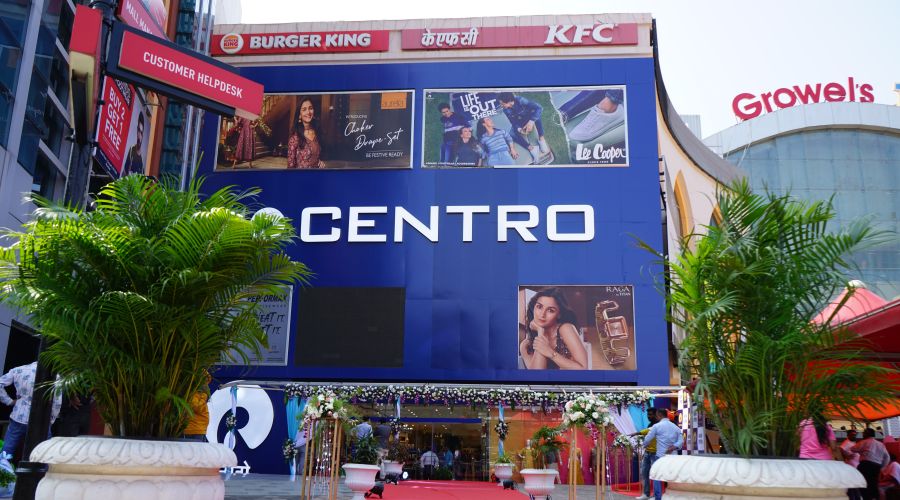 equitybulls's tweet photo. Reliance Centro now open at Growel's 101 Mall

#RelianceIndustries #INE002A01018 #RelianceRetail #RelianceCentro #Growels101Mall #Kandivali #Mumbai 

https://t.co/3716C7emCn https://t.co/ovjR6ndcT8