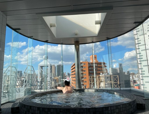 SunplazaOsaka's tweet photo. Hotel Sunplaza is the only hotel having observation public bath at the price in Japan. #observaion #Hotel #Osaka https://t.co/wE6QQ1WOzO