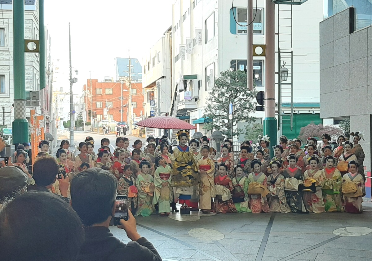 宮魁道中・着物美人