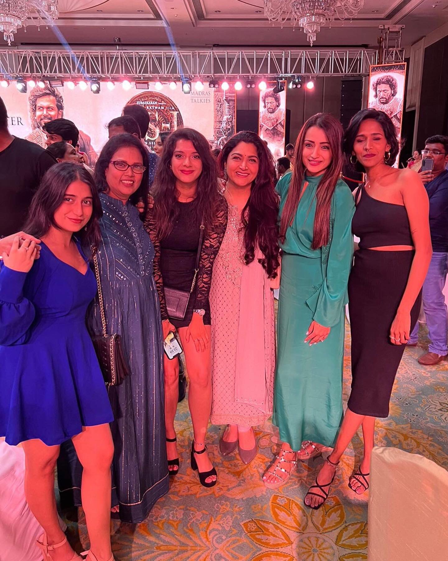 Fg3ej6gVsAA2d9g?format=jpg&name=large