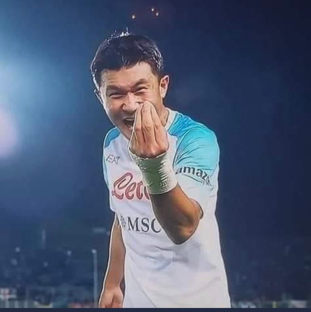 Fg3fFj1XgAAUe3U?format=jpg&name=medium