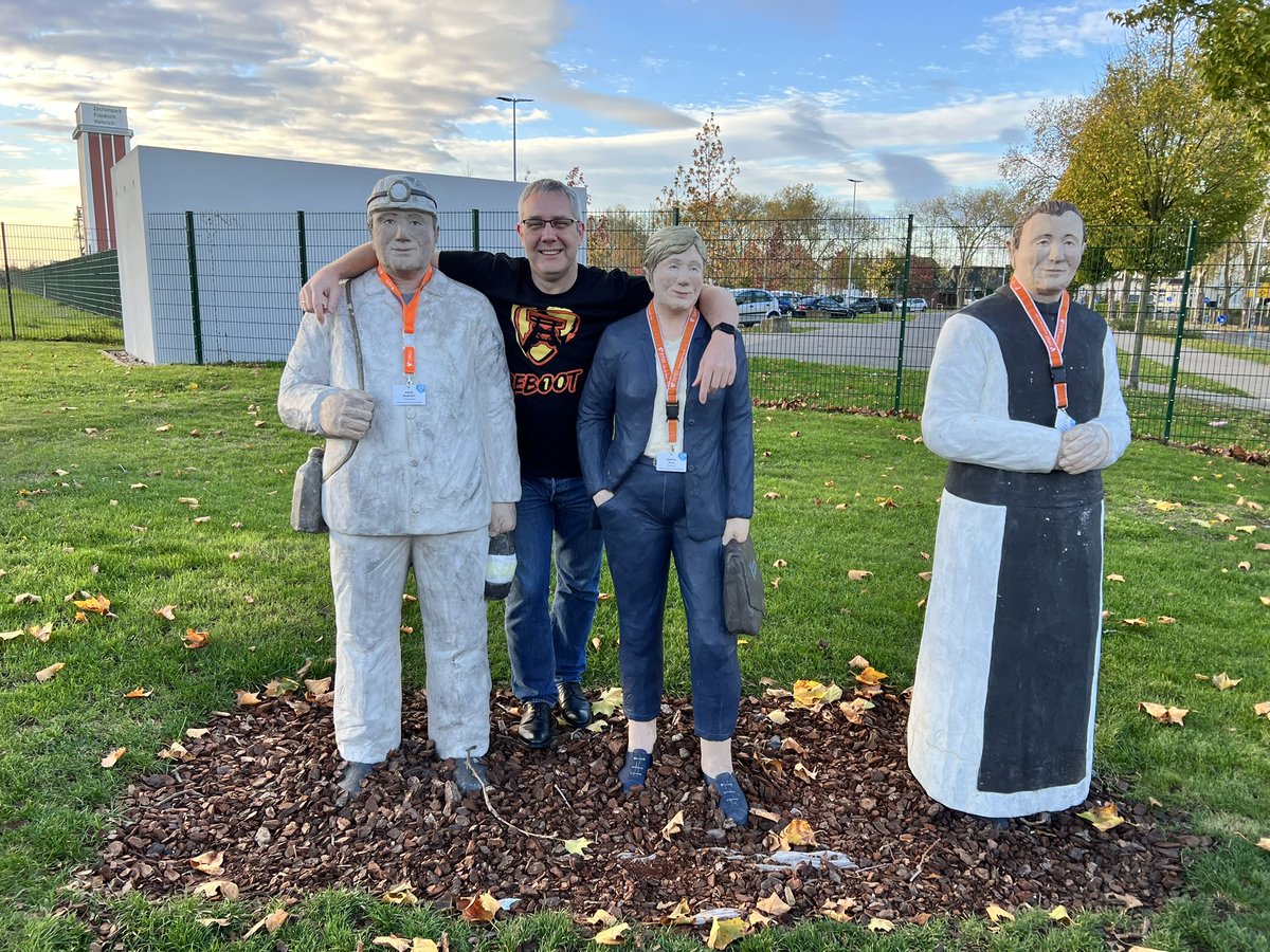 Frisch ausgeruht geht es nach dem gestrigen ersten Session-Tag wieder zum   #t3crr22 🌞 Danke an das Orga-Team und alle Sponsoren, dass ihr das TYPO3camp am neuen Standort ermöglicht habt. Die Location ist top👍 #t3crr #barcamp #TYPO3 #community