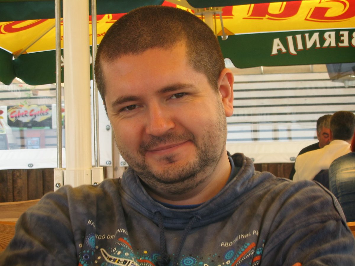 kuzmitch_ru's tweet image. Вчера погиб Андрей "Кранк" Кузьмин, который по сути основал геймдев в Калининграде. Из K-D LAB вышло огромное число людей, и создала не меньшее число компаний. 

Я с ним работал в KranX Productions с 2006 по 2011 год, и это было потрясающее время. 

Светлая память.