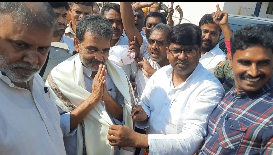 UpendraKushRLM's tweet photo. "सद्भावना बचाओ - देश बचाओ" यात्रा के क्रम में सीतामढ़ी जिला में प्रवेश करते हुए। https://t.co/2lUa7i0FmD