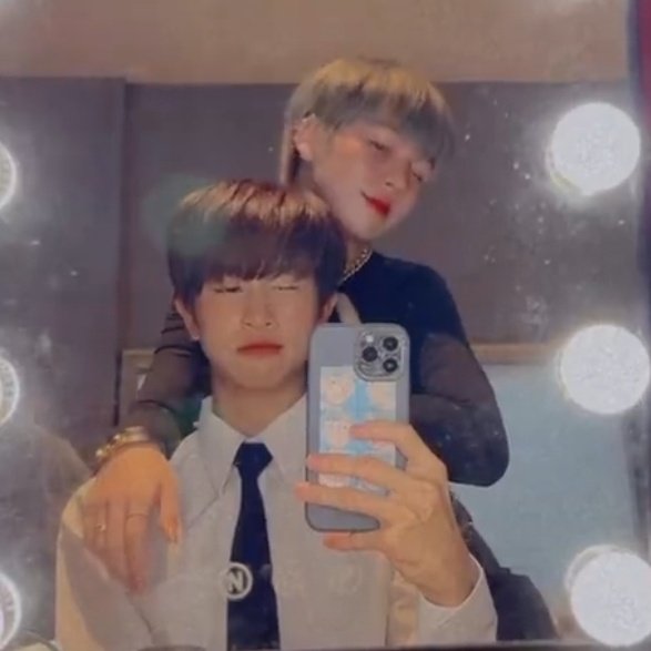 lovvefluke's tweet photo. earthfluke crumbs finally! 😭❤️ 
#cooheart #fluke_natouch https://t.co/DX5CeMuYWY