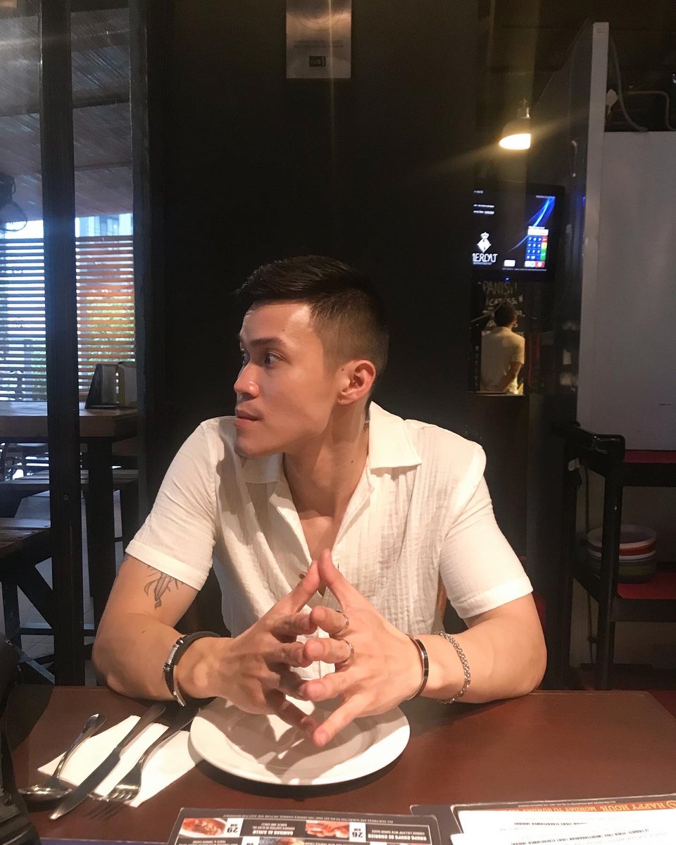 sarahmanogaran's tweet photo. happy 4th anniversary to my 4ever love!!! @CalebP_ https://t.co/7aQ2fqfotp