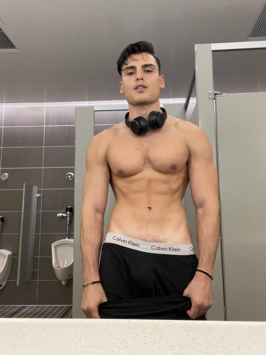 PrettyRussianGod on Twitter: "RT if you’d get on your knees for me 😈"