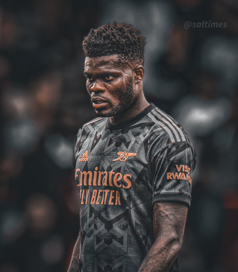 ChaucerQweku's tweet image. No mercy ☺️ Partey fix it 🤩😍