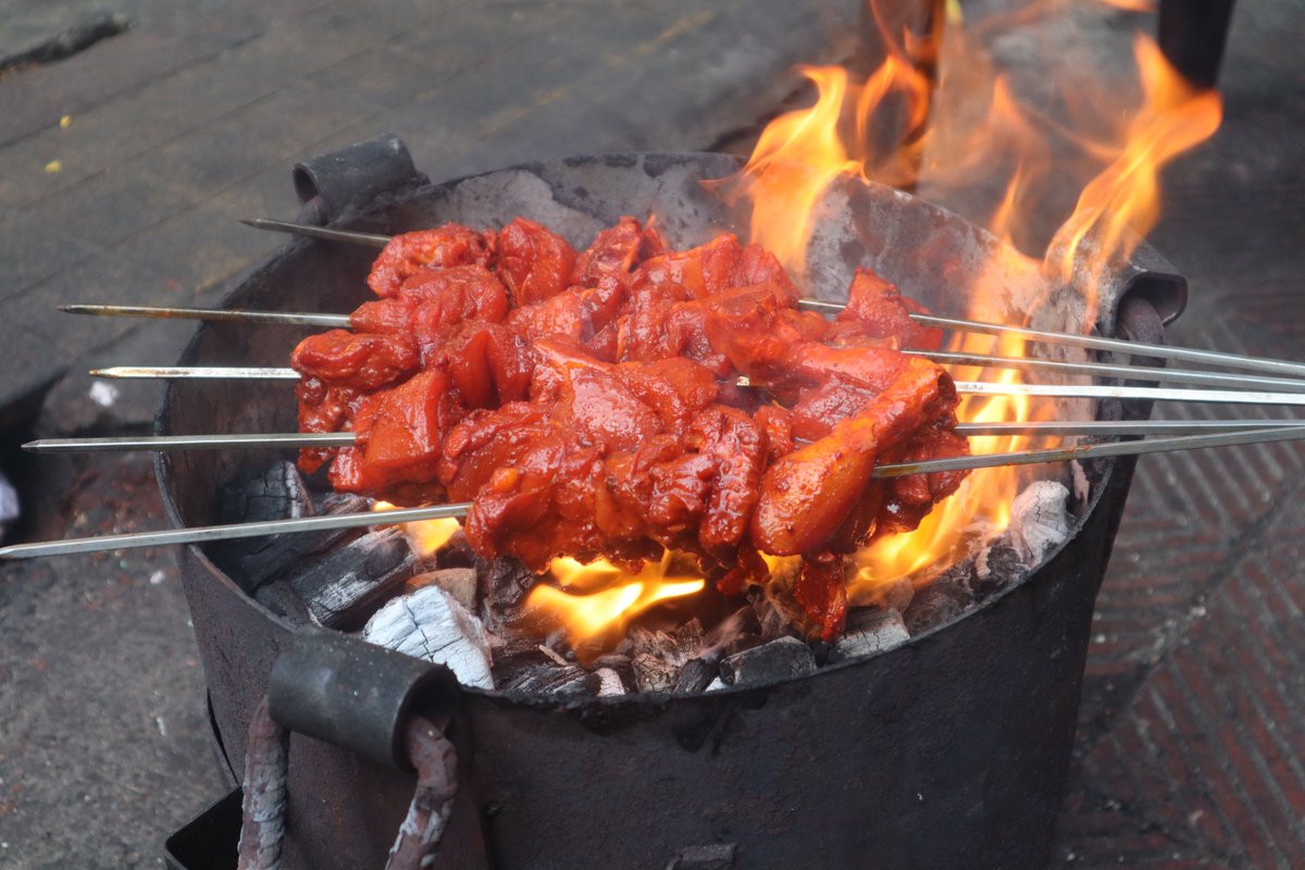 ZCookhouse's tweet image. Assalamualaikum Viewers !!
Do check out the step by step making of Chicken Angara 
youtu.be/dGzNdXK3TLc
#chickenangara #weddingfood  #bawarchikhana  #recipe  #foodvlog #indianfood #zainabcookhouse