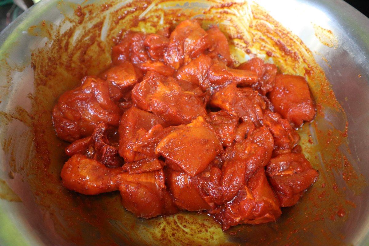 ZCookhouse's tweet image. Assalamualaikum Viewers !!
Do check out the step by step making of Chicken Angara 
youtu.be/dGzNdXK3TLc
#chickenangara #weddingfood  #bawarchikhana  #recipe  #foodvlog #indianfood #zainabcookhouse