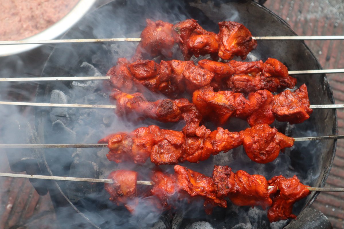 ZCookhouse's tweet image. Assalamualaikum Viewers !!
Do check out the step by step making of Chicken Angara 
youtu.be/dGzNdXK3TLc
#chickenangara #weddingfood  #bawarchikhana  #recipe  #foodvlog #indianfood #zainabcookhouse