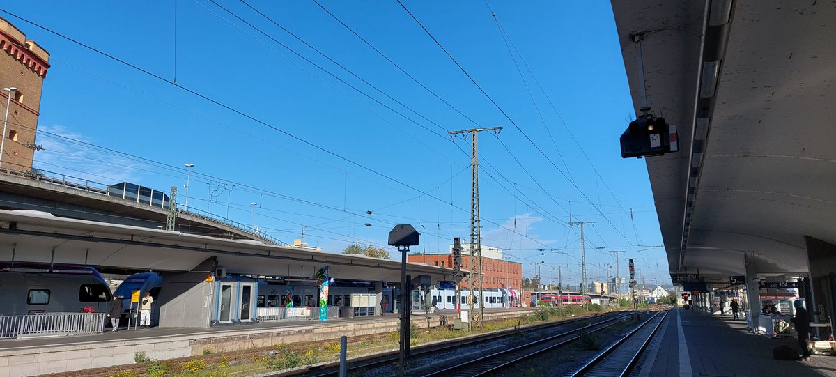 A good day for #trainjourneys in the Rhine valley today! Good thing the sturm und drang predicted is not here!