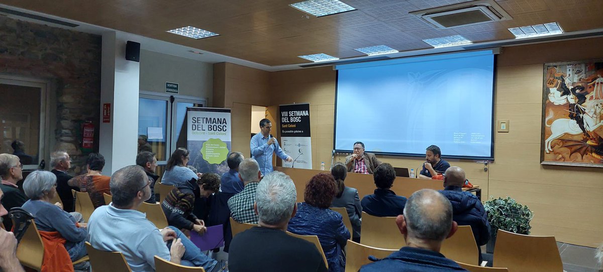 Sala Bernat Martorell. Conferencia: Grans incendis, canvi climàtic i el bosc de demà. MBJ, Marc Castellnou.....