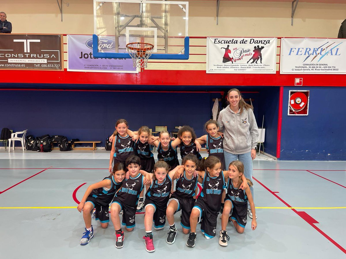 UrosDeRivas's tweet photo. ⛹️♀️ Benj Fem 1año
#BF14 🆚 @GSDcdeportivo
🗓️Sab 5 Nov
®️ 33 - 4 ✅
📝: Maria Canela:”Debut en la liga con victoria de las peques. Conseguimos trasladar a pista lo aprendido. Seguimos trabajando 💪🏻”
#Urofamily #GoUros #FeelTheBlack https://t.co/w3SZQebulV