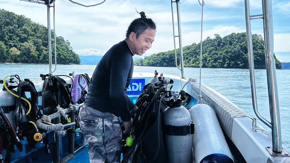 divedownbelow's tweet image. Diving with #padidivemaster Roger today .. he’s just enrolled in the November #instructordevelopmentcourse at the #downbelowdivecenter #padicdc with #platinumcd #richardswann here in #kotakinabalu we have space if you want to join him .. WhatsApp 0128661935 #sabah #idc #padi
