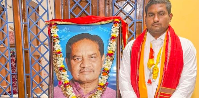 BytesOdisha's tweet image. Celebrations begin in @BJP4Odisha camp with candidate Suryabanshi Suraj furthering his lead in #Dhamnagar Assembly seat by 6,755 votes after Round 13 #Odisha #Odishabytes #Odishabytesnews