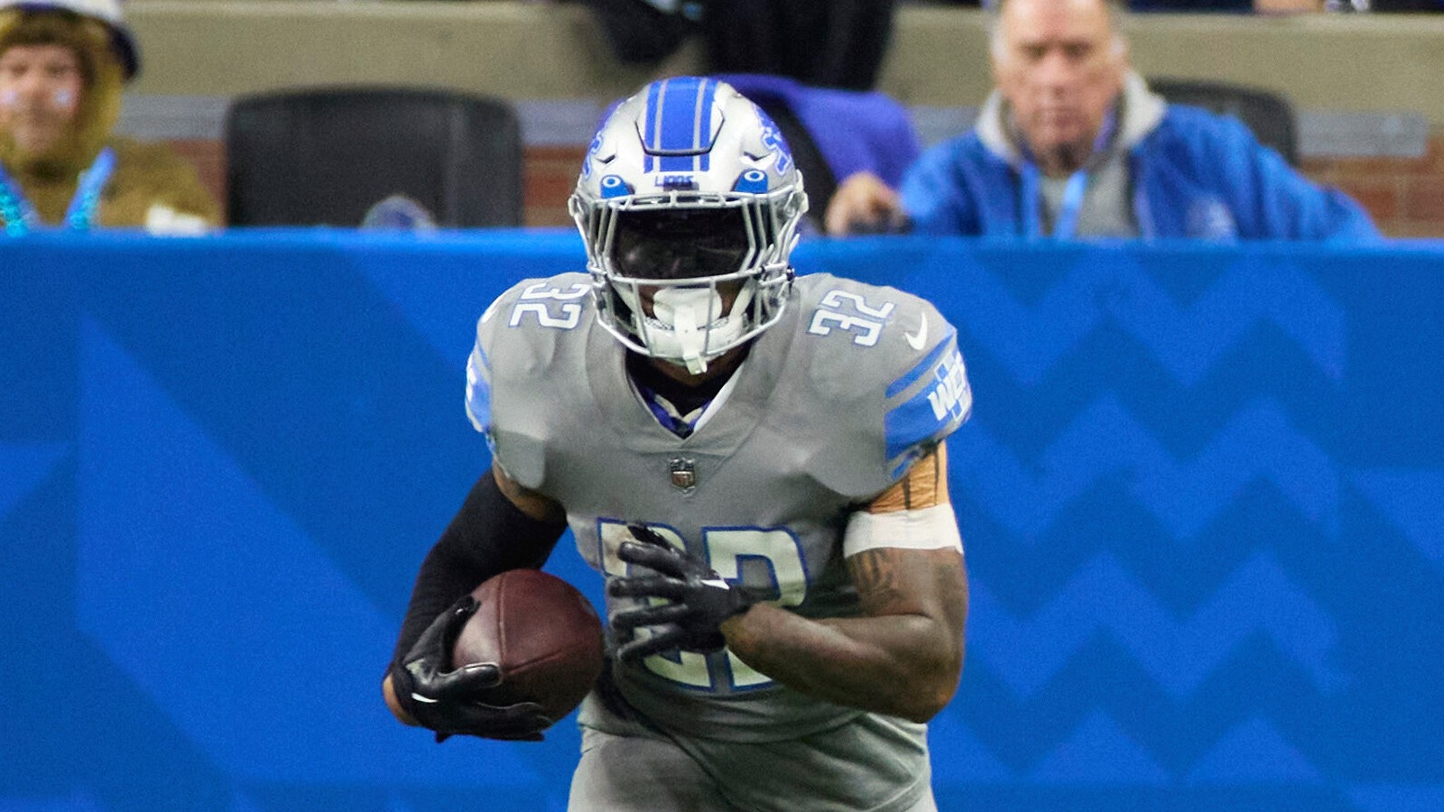 Rrlewis2/NFL news breakers / Twitter