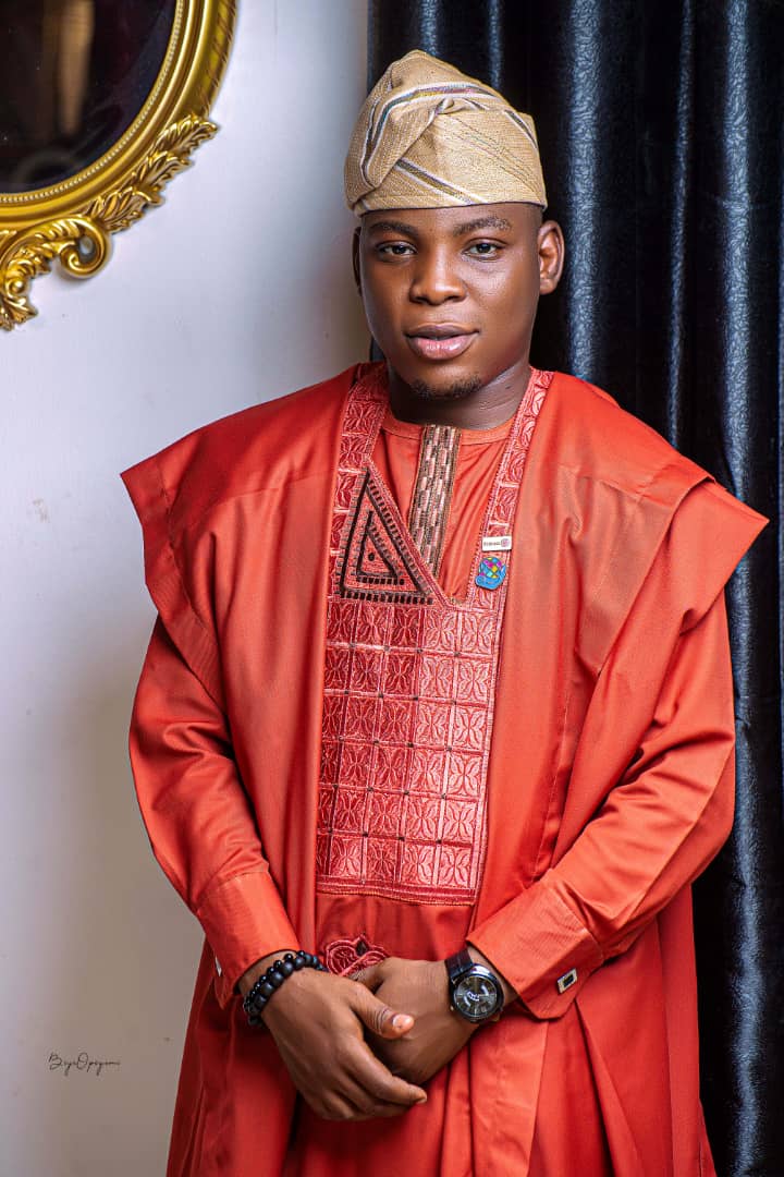 OgbeniAyoola's tweet photo. Day 6:
My Rotaract crush; @Celebrityconst1, @sureboiy007, @starboyDRR and God knows what Cleo's Twitter handle is.

I want to believe @ridwanullah nah special mention 😂😅

#RotaractD9125
#RotaractChallenge
#NovemberChallenge
#RotaryFoundation
#Rotary https://t.co/gVMvuTobdZ