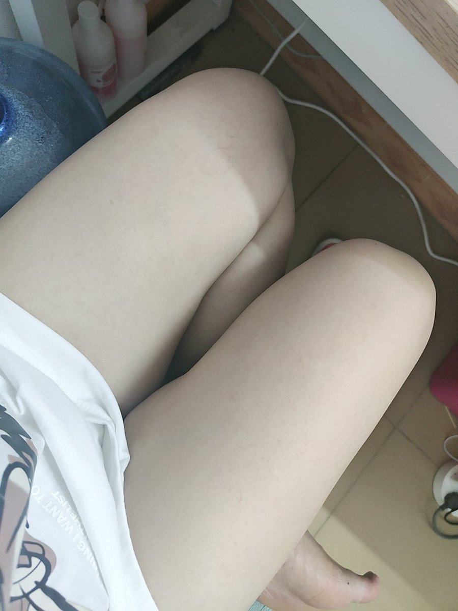 xiaomomoai's tweet photo. 减肥之路任重道远啊 https://t.co/anCmrL7Tcn
