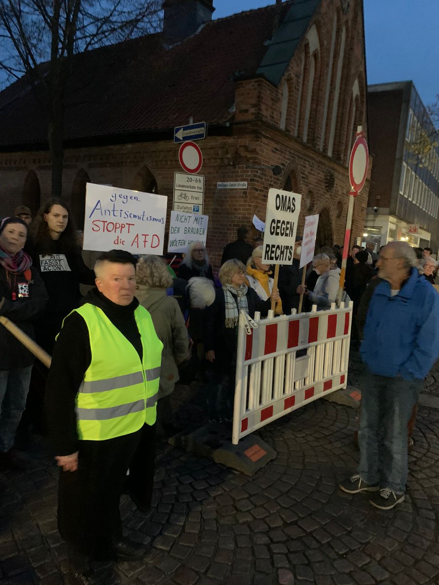 🔴🔴🔴 OMAS GEGEN RECHTS (Wendland)j (@karinm17771879) on Twitter photo 