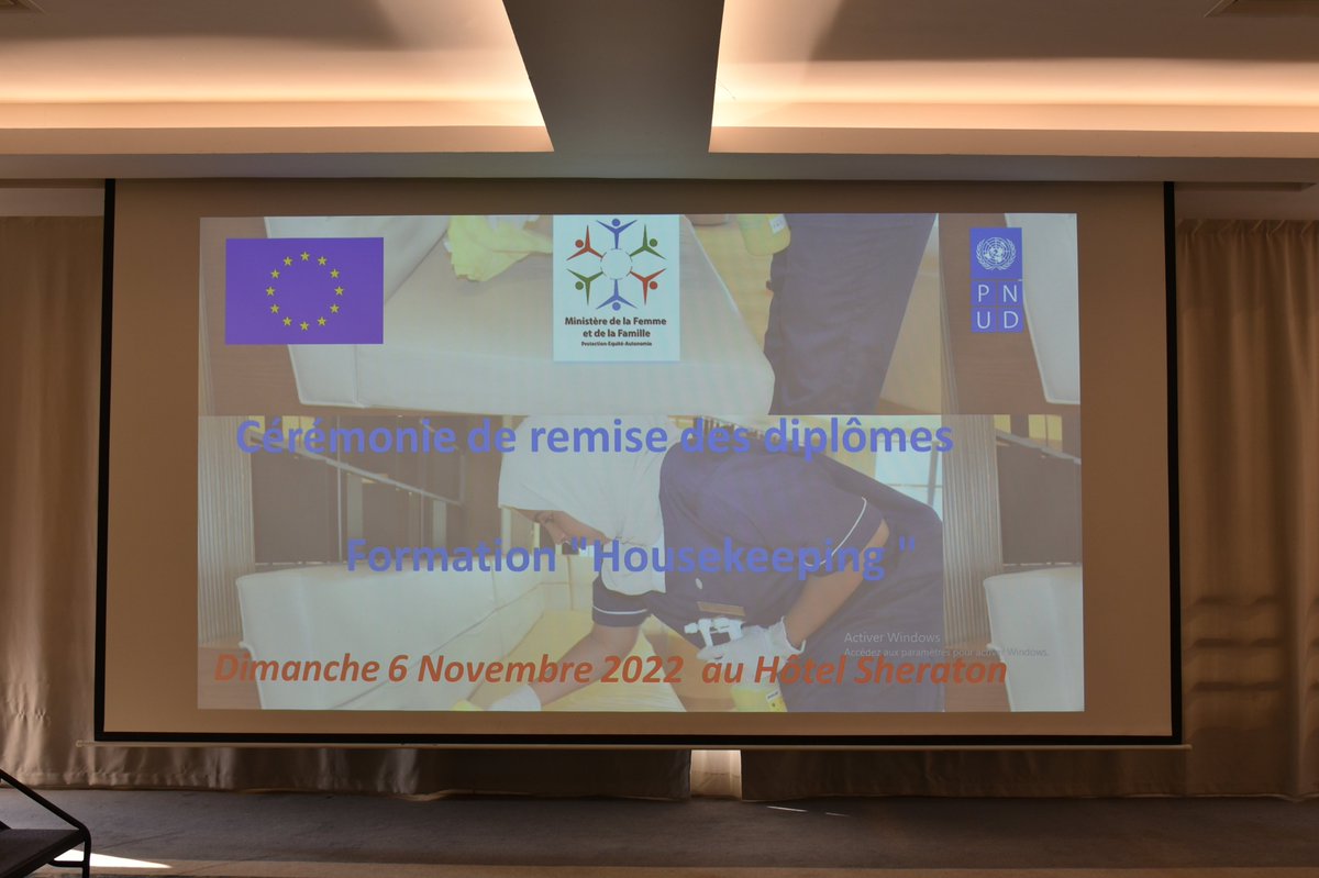 UEaDjibouti's tweet photo. Ce matin 30 jeunes djiboutiennes issues du #CASAF ont reçu leur certificats au terme d'une formation de 3 mois en entretien ménager (house keeping) au sein du @Sheratonhoteldj dans le cadre du projet d'appui à l'autonimisation des femmes financé par l'@UEaDjibouti . https://t.co/Bdz0jnJSNX