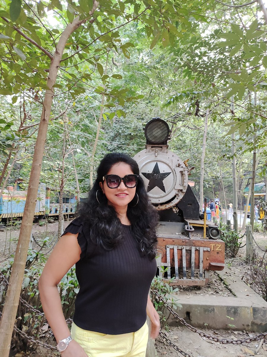Shweta__Jaya's tweet photo. “Dare to live the life you've always wanted.”...“The goal is to die with memories not dreams.”
.
.
.
.
.
#ShwetaJayaVlog
#ShwetaJayaFilmyBaatein
#StayPositive #ShwetaJaya
#GoodDay #GoodVibes #photography #ThinkPositive #ShootTime #InstaWorld #SelfieTime https://t.co/OrPdhTaVmO