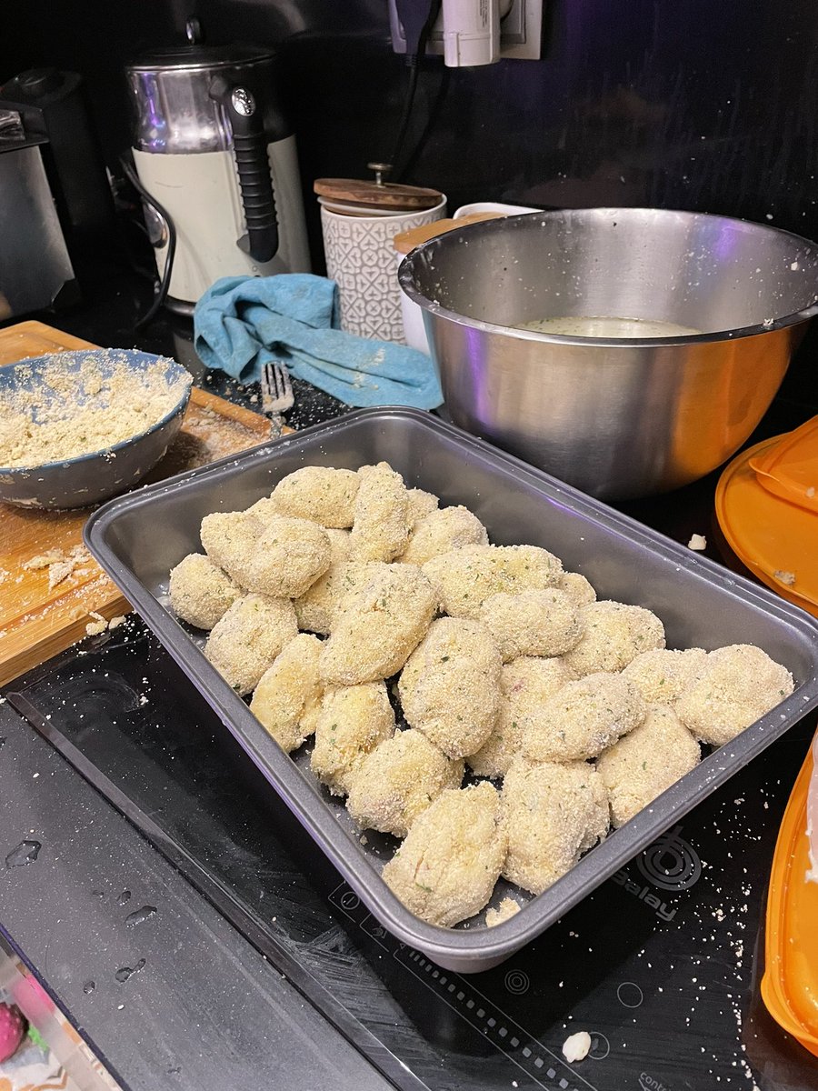 angel_m's tweet photo. La Croqueseรฑal brilla sobre lo cielos de Barcelotham #Croquefest #EstaPasando https://t.co/cWBtMPGInC