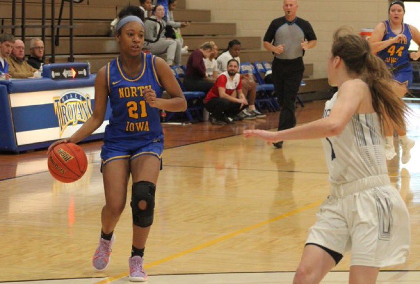 NIACCWBball's tweet photo. Freshman Camryn Carver from Brooklyn Park, Minnesota had 3 points, 3 steals, 2 assists, 1 rebound in the Trojans victory on Saturday!! ๐๐๐ต๐ก
#CamJam
#Konigsmark https://t.co/T7Y3TbLNUW
