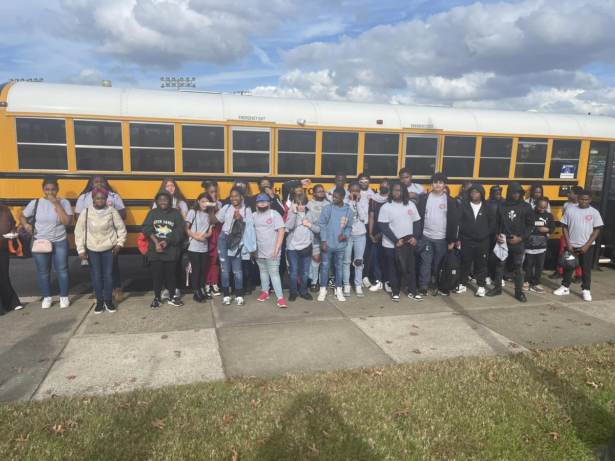 TarrantMiddle's tweet photo. Yesterday, our 8th graders toured Virginia State and attended their football game against Virginia Union. #GearUp https://t.co/ZDyjWz2PLz