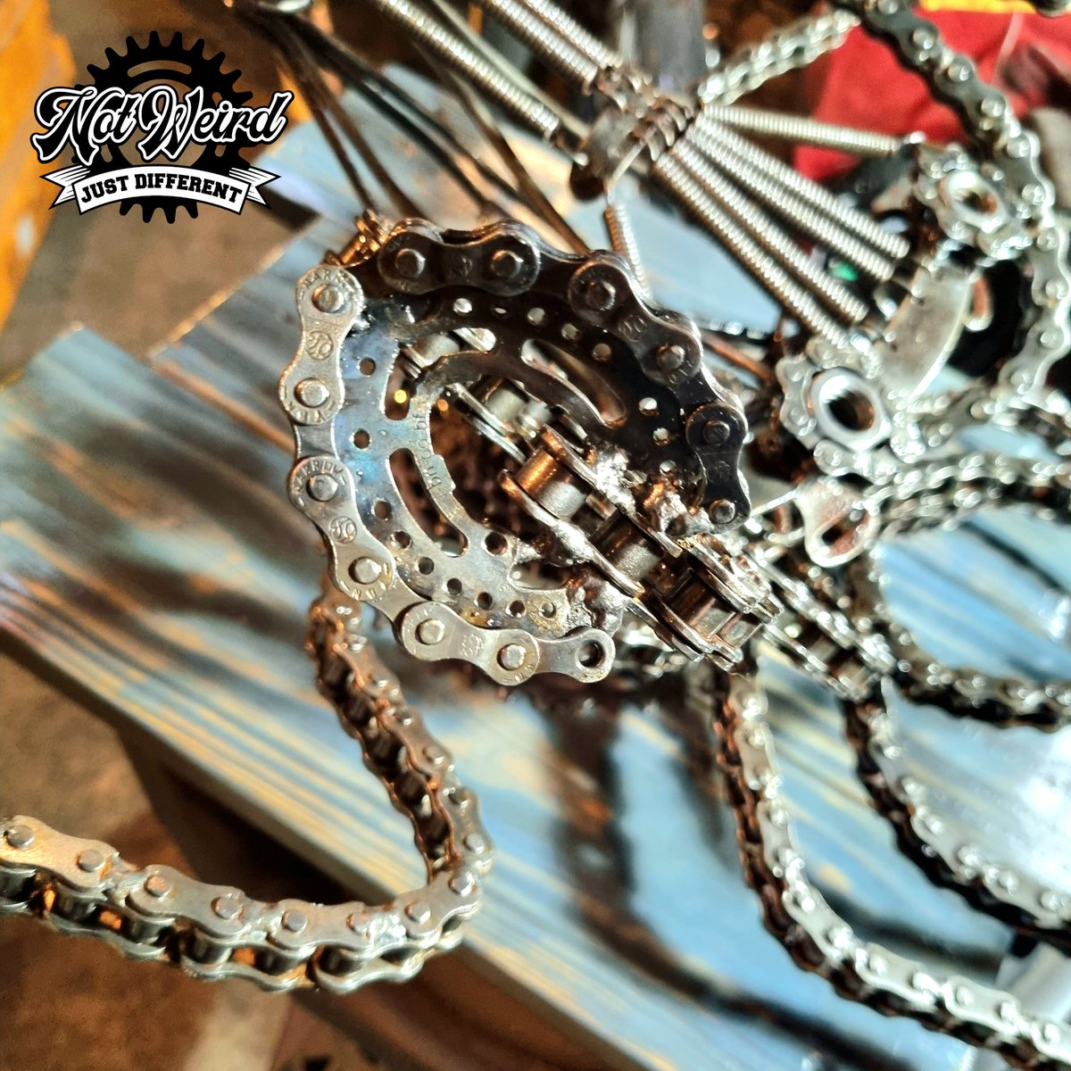 Finished the Squid. Now for sale.
#Squid #SquidGame #YesterdaysJunk #ScrapMetalSculpture #ScrapMetalArt #ScrapMetal #Bicycle #Motorcycle #Chains #Tentacles #MTB #HeavyMetal