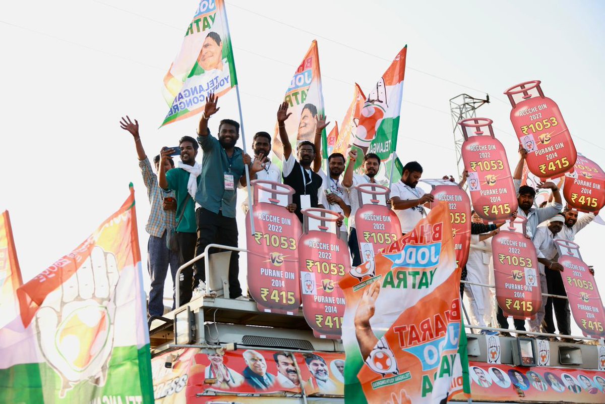 srinivasiyc's tweet photo. Acche Din vs Purane Din 👇 https://t.co/7KilHY4Req