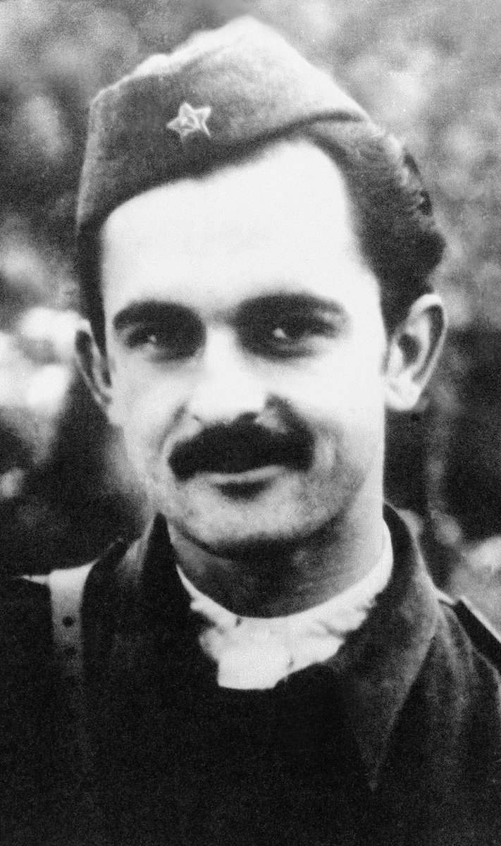 AstaVrecko's tweet photo. Na pobudo @mk_gov_si je @vladaRS leto 2023 razglasila za leto Karla Destovnika Kajuha (1922–1944) - slovenskega pesnika in borca za svobodo. Kajuhovo delo ni le dokument časa, temveč izpoveduje najglobljo in najbolj čisto, nadčasovno človečnost. 
Več 👉 https://t.co/1UP4NoVYuP https://t.co/yMaXhBxi1L