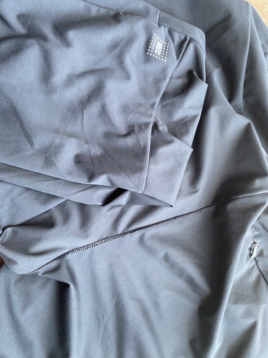 lenaspas's tweet photo. @mec brand $100 bike tights split on the back after 5 rides. Kitchener store manager stated that is expected wear and tear for $100 @MEC brand pants to fall apart after 5 rides. https://t.co/lY73RgEkK5