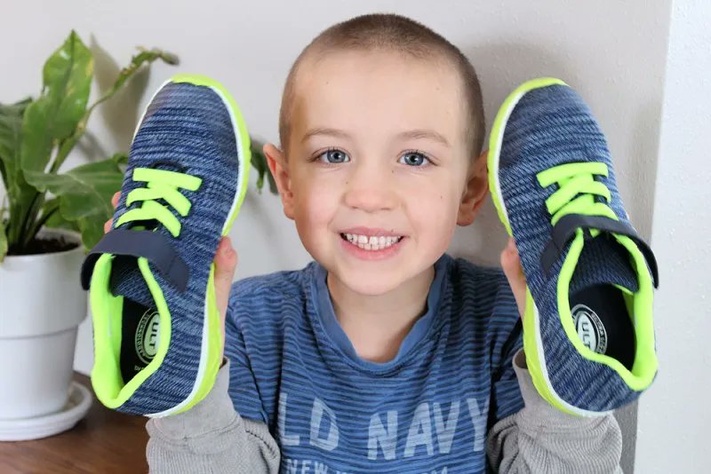 EmilyReviewsCom's tweet photo. Not only are #pediped shoes cute & keep socks on those little feet, they are comfortable and created for healthy foot development! Read Miranda's review and enter to win a pair! (USA & CA only) (Ends 11/20) https://t.co/wALnR5p2Zt #sweepstakes #win #ad #giveaway #giftguide https://t.co/eJSfr6QOI3