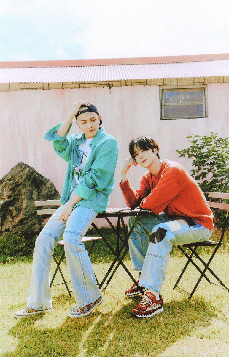 thinkabtyunho's tweet photo. happy birthday to our captain kim hongjoong 🥺❤️ thank you for being such a great leader and for taking care of our members so well! we love you so so so much @ATEEZofficial

ATEEZ CAPTAIN BIRTHDAY 
#No1LikeOurHongjoong
#쭝캡틴_탄생일이다_선원들_위치로 https://t.co/VB9V9psPB7