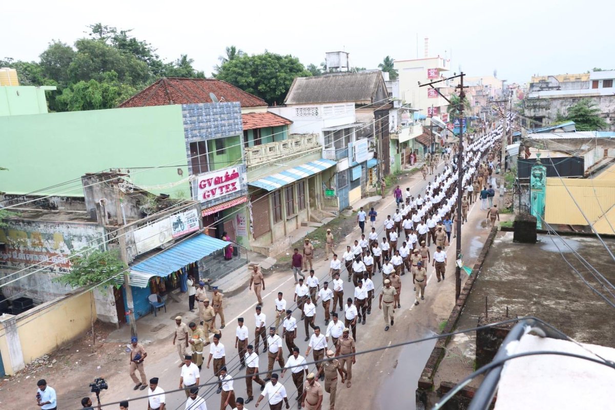 friendsofrss's tweet photo. Path sanchalan by RSS Swayamsevaks at Cuddalore, Tamilnadu. https://t.co/vMLUKIOg6t