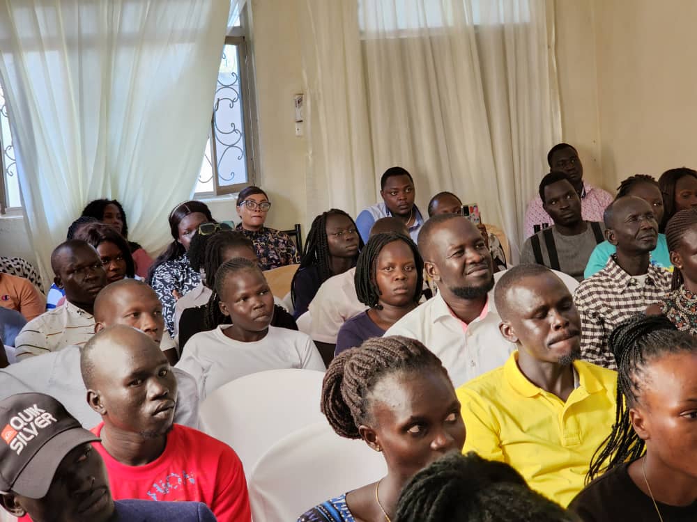 AIWE_SS's tweet photo. On the  4th of  November 2022, AIWE  collaborated  with @unwomenssudan  and held an interactive session with women from different capacities to discuss involvement of women in the South Sudan Peace process.
#SSOT https://t.co/RJZFrZbDhA