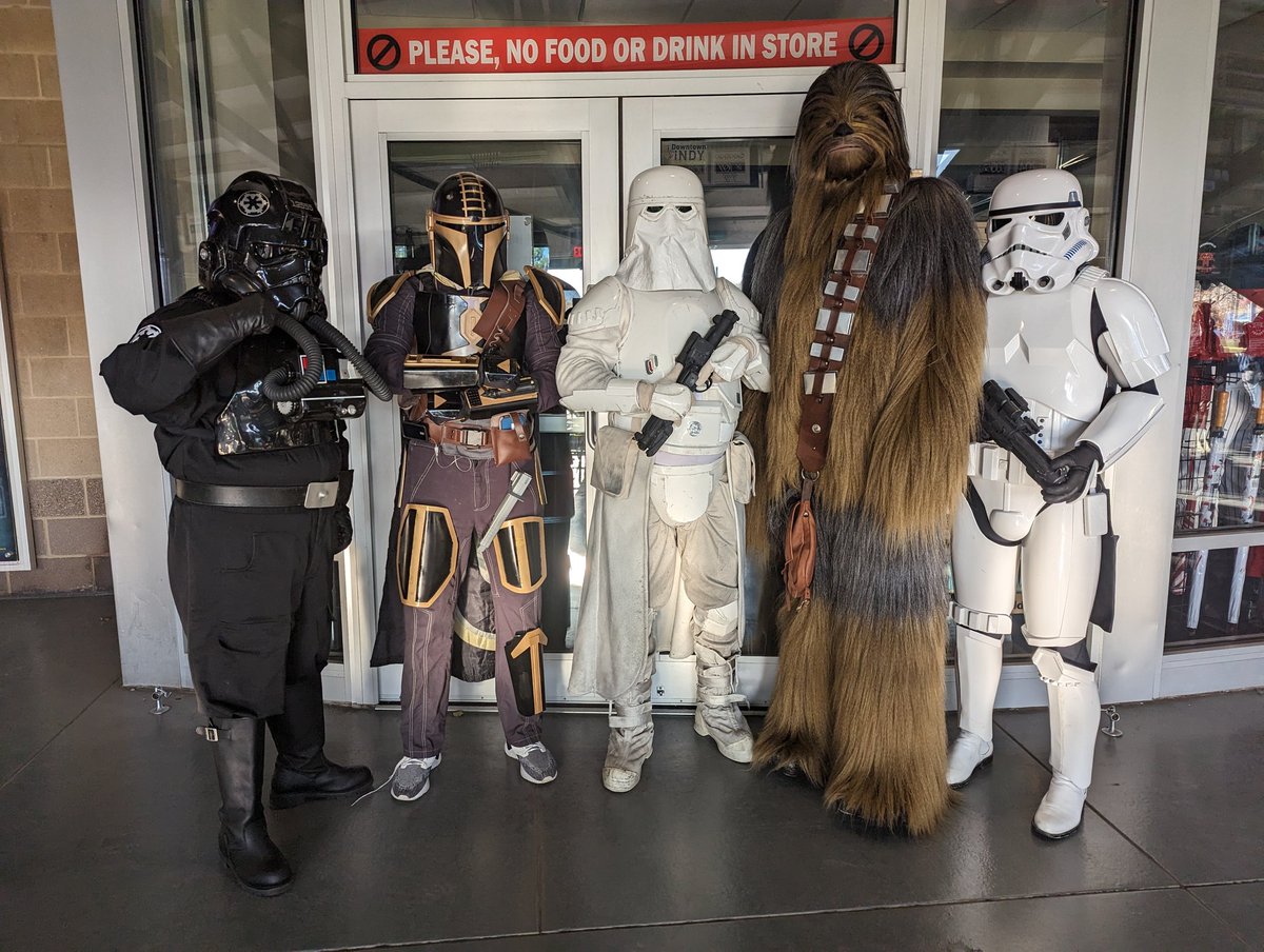 starwarsindiana's tweet image. Back on 10/22/2022 @Bloodfin Garrison and @MosEspaBase teamed up for the @jdrfinky JDRF One Walk at Victory Field!