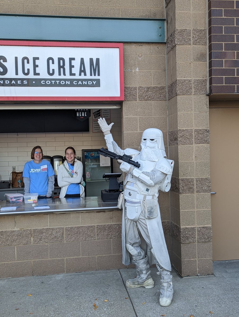 starwarsindiana's tweet image. Back on 10/22/2022 @Bloodfin Garrison and @MosEspaBase teamed up for the @jdrfinky JDRF One Walk at Victory Field!