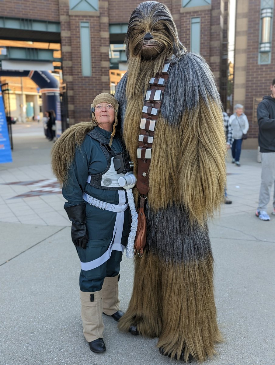 starwarsindiana's tweet image. Back on 10/22/2022 @Bloodfin Garrison and @MosEspaBase teamed up for the @jdrfinky JDRF One Walk at Victory Field!